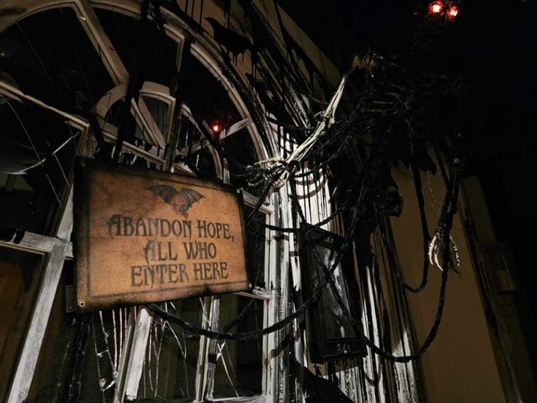 Maineiac Manor – Haunted Mansion in Bangor, Maine