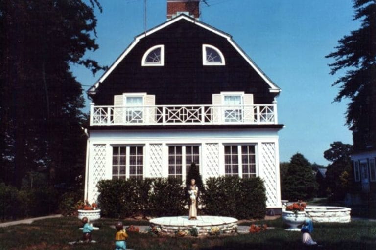 112 Ocean Avenue House – Haunted House in Amityville, New York