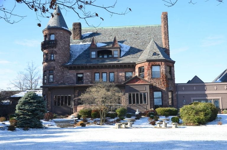 Belhurst Castle – Haunted Hotel in Geneva, New York