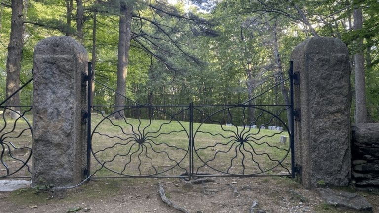 Spider Gates Cemetery – Haunted Cemetery in Leicester, Massachusetts