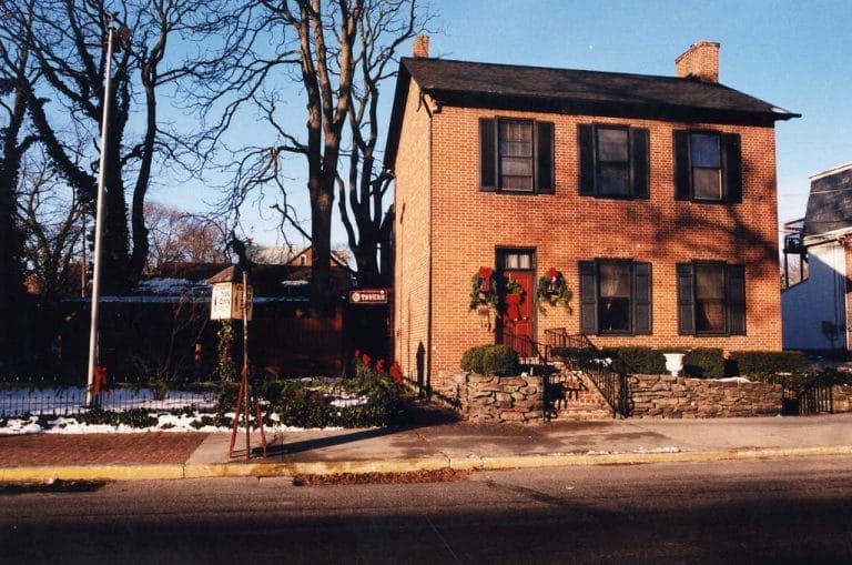 The Farnsworth House Inn – Haunted Hotel in Gettysburg, Pennsylvania