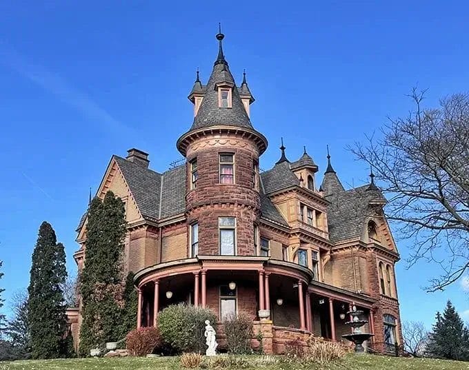 Henderson Castle – Haunted Castle in Kalamazoo, Michigan