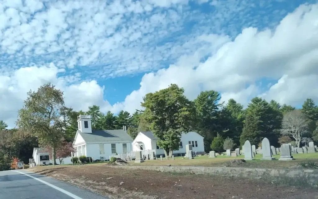 Mercy Brown’s Grave / Chestnut Hill Baptist Cemetery – Haunted Cemetery in Exeter, Rhode Island