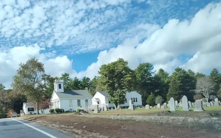 Mercy Brown’s Grave / Chestnut Hill Baptist Cemetery – Haunted Cemetery in Exeter, Rhode Island
