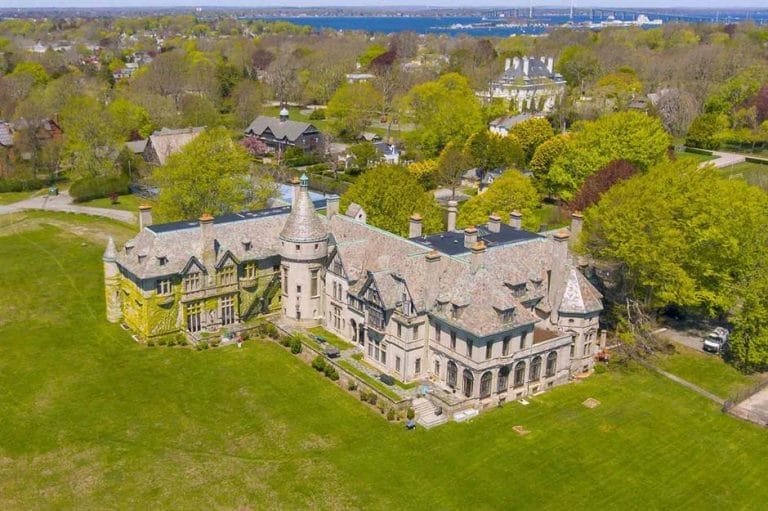 Seaview Terrace / Carey Mansion – Haunted Mansion in Newport, Rhode Island